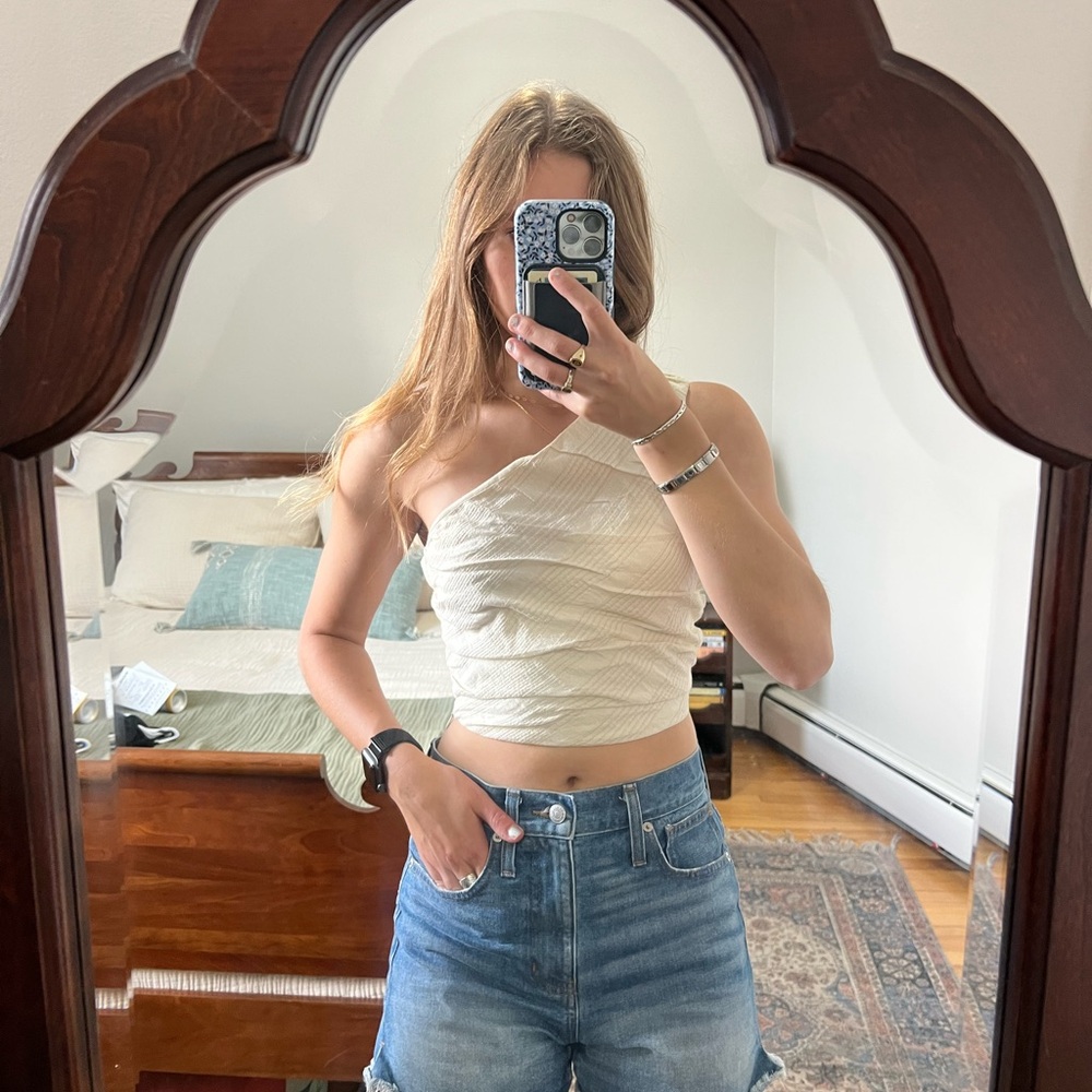 One shoulder ruched crop top